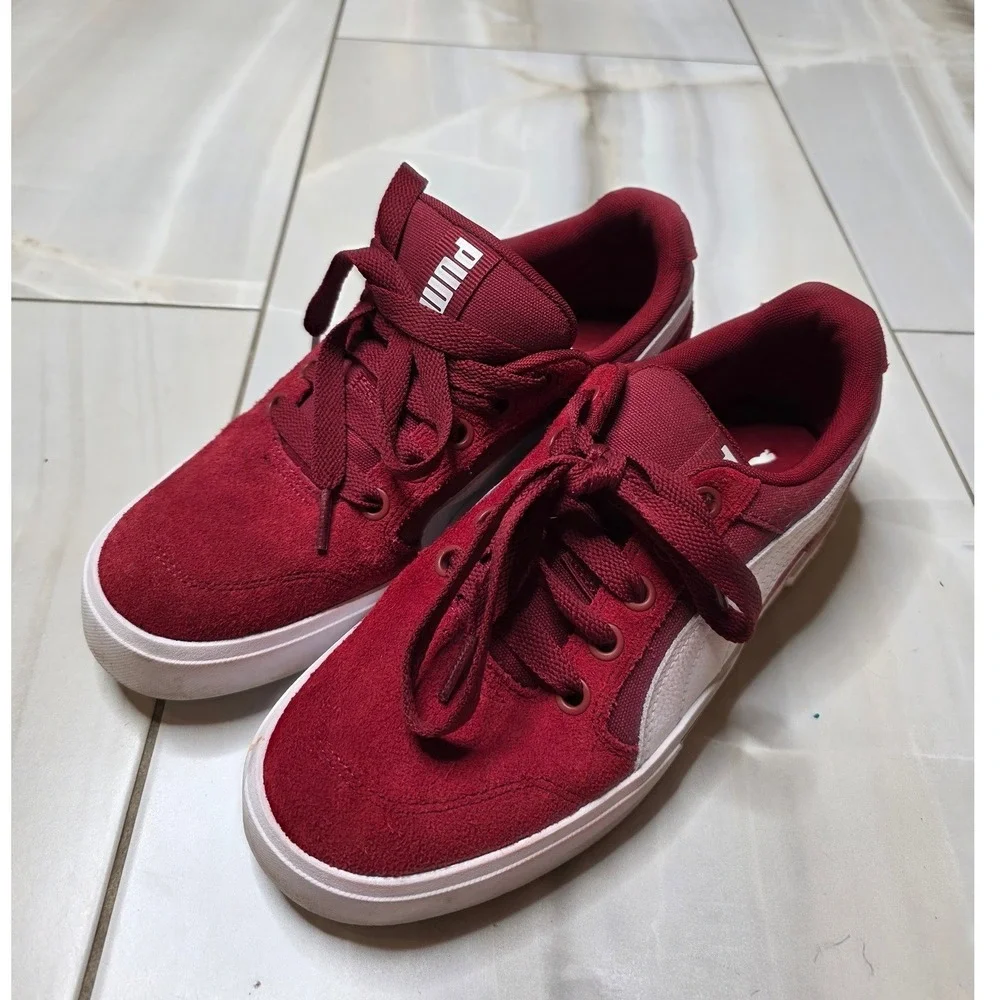 Puma Smash v2 Burgundy Suede Low Top Sneakers Mens‎ 8.5 382880-01 Maroon White